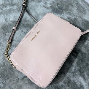 Michael kors cross body blush pink
